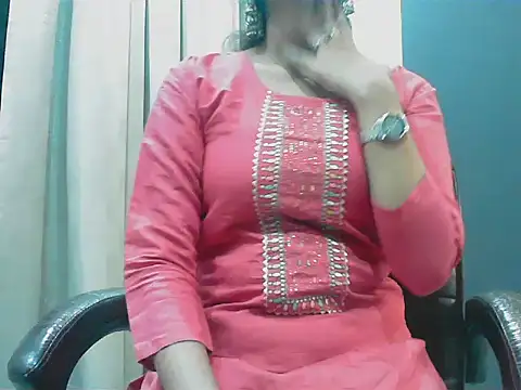 short girl  online show from 10.10.25