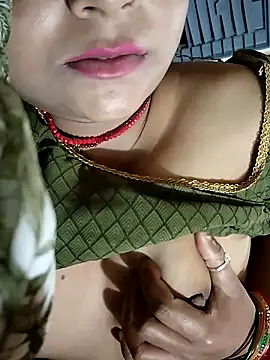 Snapshot of monarani5986 chatting on 12.21.25 monarani5986 online show from 12.21.25