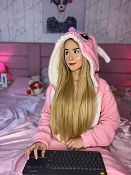 ChloeLaurentt online show from 04.24.26