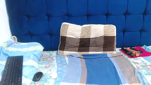 SexyBeverly  online show from 10.18.25