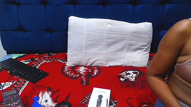 SexyBeverly  online show from 10.23.25