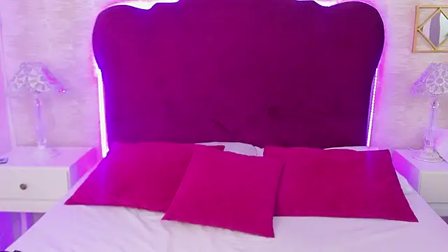 Snapshot of LaylaaDoll chatting on 10.06.25 LaylaaDoll online show from 10.06.25