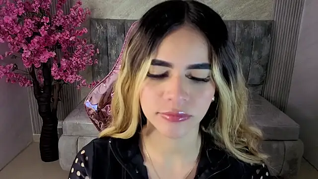 lilith4 s online show from 10.29.25