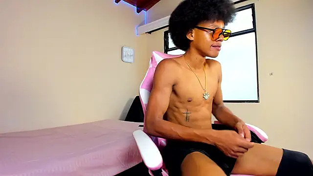 Snapshot of jordan_mm420 chatting on 09.25.25 jordan mm420 online show from 09.25.25