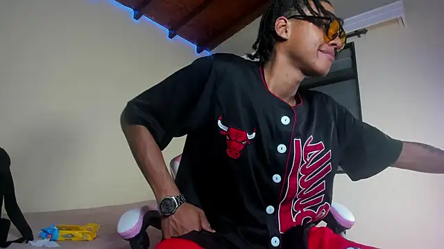 Snapshot of jordan_mm420 chatting on 10.13.25 jordan mm420 online show from 10.13.25