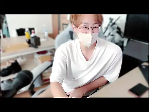 Snapshot of haruchin_oO chatting on 09.29.25 haruchin oO online show from 09.29.25