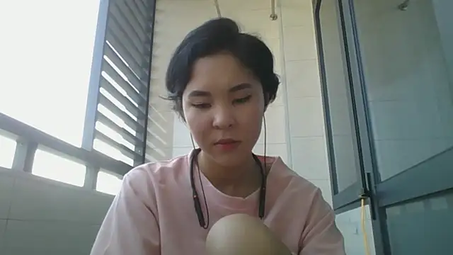 Snapshot of JennyCarpenter chatting on 10.02.25 JennyCarpenter online show from 10.02.25