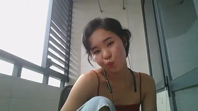 Snapshot of JennyCarpenter chatting on 10.04.25 JennyCarpenter online show from 10.04.25