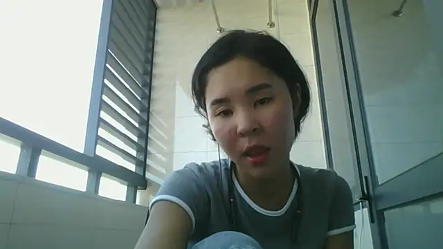 Snapshot of JennyCarpenter chatting on 10.10.25 JennyCarpenter online show from 10.10.25