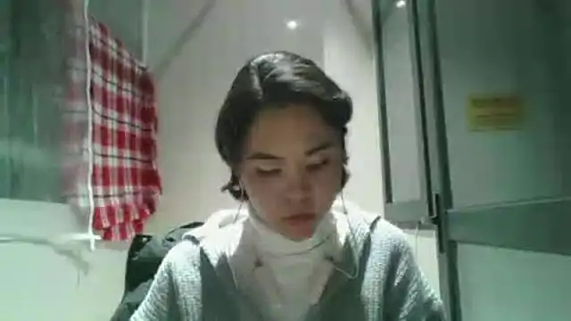 Snapshot of JennyCarpenter chatting on 12.19.25 JennyCarpenter online show from 12.19.25