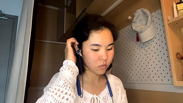 Snapshot of JennyCarpenter chatting on 06.19.26 JennyCarpenter online show from 06.19.26