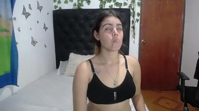 Snapshot of isabel_09 chatting on 02.11.26 isabel 09 online show from 02.11.26