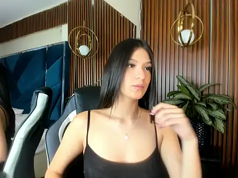 Snapshot of AggathaSanders_ chatting on 09.19.25 AggathaSanders  online show from 09.19.25