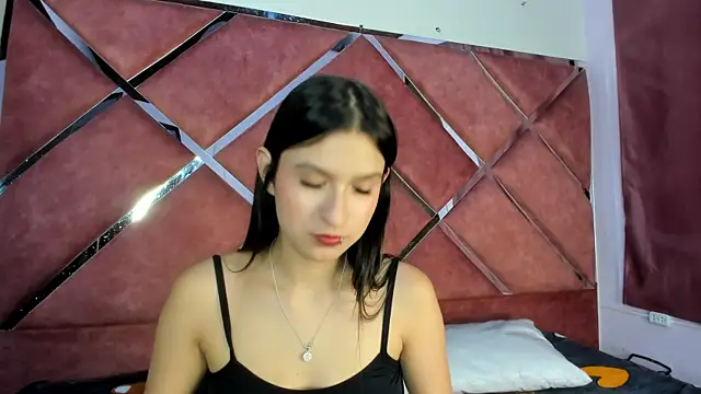 Snapshot of AggathaSanders_ chatting on 10.15.25 AggathaSanders  online show from 10.15.25