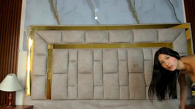 Snapshot of AggathaSanders_ chatting on 10.24.25 AggathaSanders  online show from 10.24.25