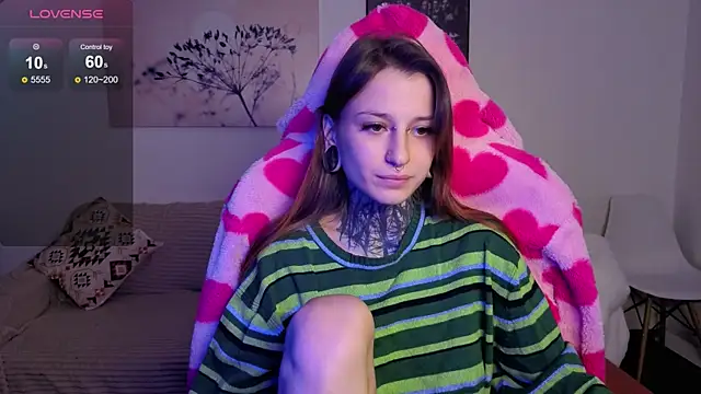 LilithPoison online show from 10.05.25