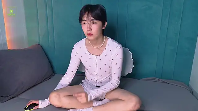 Snapshot of HeejinWang chatting on 10.18.25 HeejinWang online show from 10.18.25