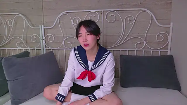 Snapshot of HeejinWang chatting on 10.29.25 HeejinWang online show from 10.29.25