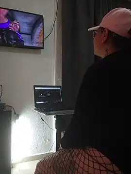 Snapshot of agnesvela chatting on 04.10.26 agnesvela online show from 04.10.26