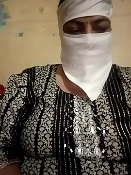 Love-890 online show from 10.17.25