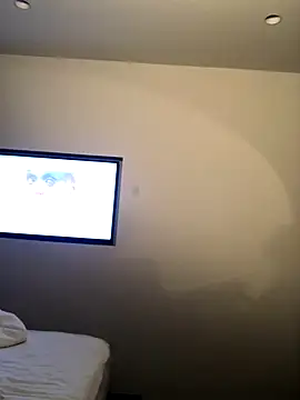 Snapshot of estradiolist chatting on 10.11.25 estradiolist online show from 10.11.25