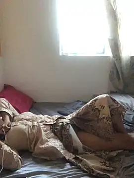 Snapshot of estradiolist chatting on 11.08.25 estradiolist online show from 11.08.25