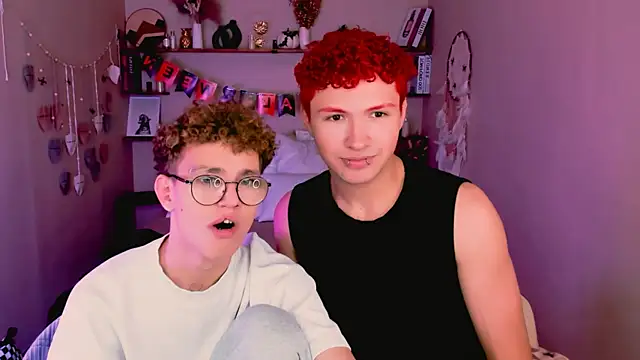 Snapshot of NathanCurl chatting on 10.28.25 NathanCurl online show from 10.28.25