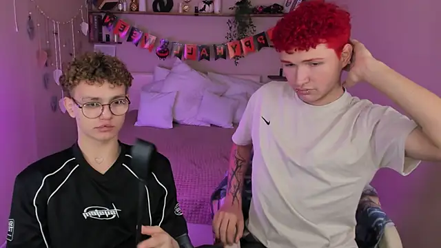 Snapshot of NathanCurl chatting on 10.29.25 NathanCurl online show from 10.29.25