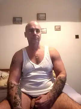 Snapshot of chcem1975 chatting on 01.13.26 chcem1975 online show from 01.13.26