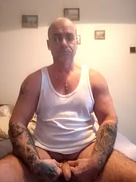 Snapshot of chcem1975 chatting on 01.15.26 chcem1975 online show from 01.15.26