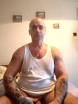 Snapshot of chcem1975 chatting on 01.18.26 chcem1975 online show from 01.18.26