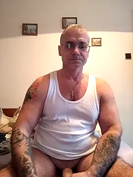 Snapshot of chcem1975 chatting on 02.02.26 chcem1975 online show from 02.02.26