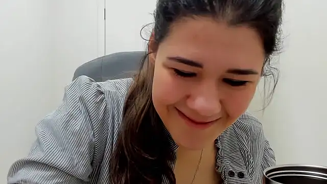 Snapshot of Joannia chatting on 03.07.26 Joannia online show from 03.07.26