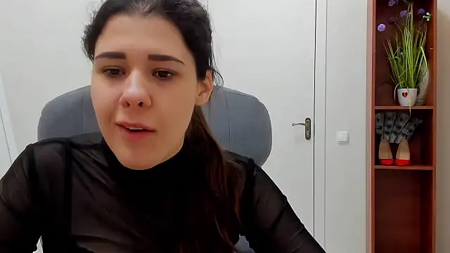 Snapshot of Joannia chatting on 03.20.26 Joannia online show from 03.20.26