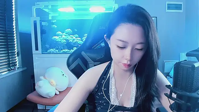 Snapshot of Keke-Bai chatting on 10.10.25 Keke-Bai online show from 10.10.25