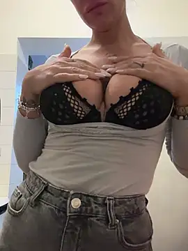 Snapshot of ainaht chatting on 01.15.26 ainaht online show from 01.15.26