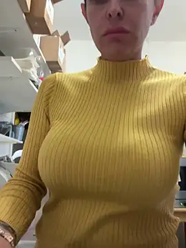 Snapshot of ainaht chatting on 01.16.26 ainaht online show from 01.16.26