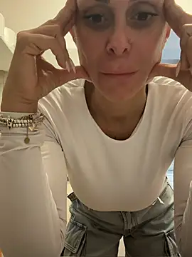 Snapshot of ainaht chatting on 01.17.26 ainaht online show from 01.17.26