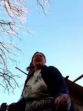 Snapshot of Flacara100 chatting on 11.13.25 Flacara100 online show from 11.13.25