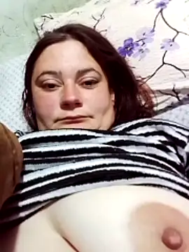 Snapshot of Flacara100 chatting on 11.18.25 Flacara100 online show from 11.18.25