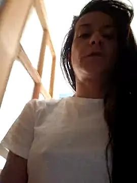 Snapshot of Lauraxxsteen chatting on 09.27.25 Lauraxxsteen online show from 09.27.25