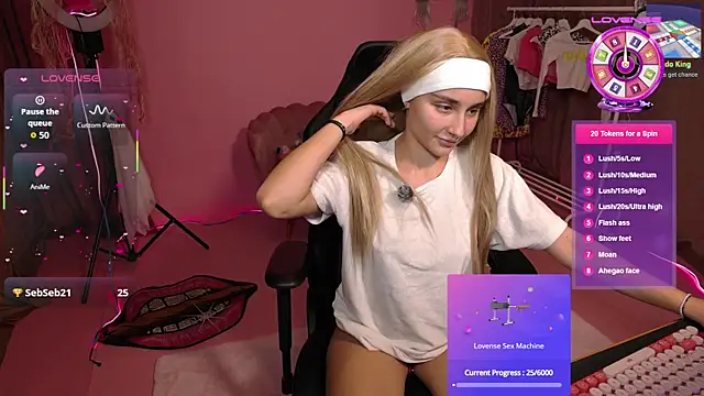 Snapshot of kaylaxsweet chatting on 11.03.25 kaylaxsweet online show from 11.03.25