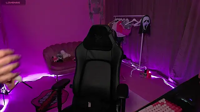 Snapshot of kaylaxsweet chatting on 11.05.25 kaylaxsweet online show from 11.05.25