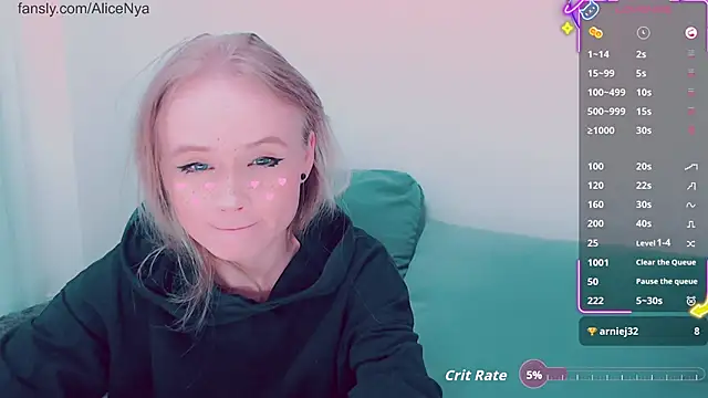Snapshot of AliceNya_cute chatting on 11.23.25 AliceNya cute online show from 11.23.25