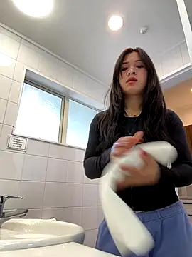 ZoeyJohnson online show from 10.26.25