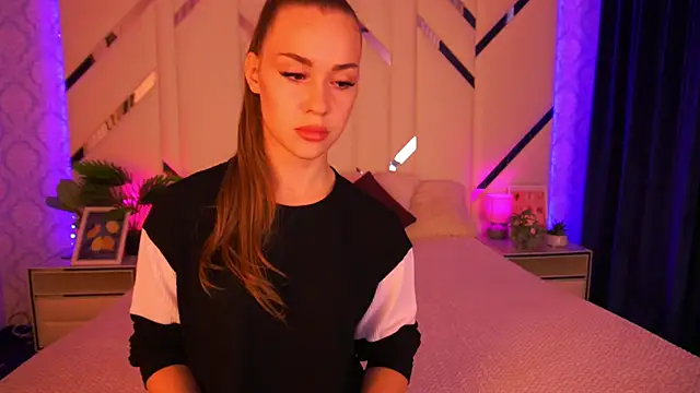 SweetAngellic online show from 10.06.25