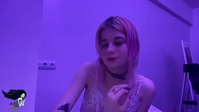 PinkVampire online show from 10.29.25