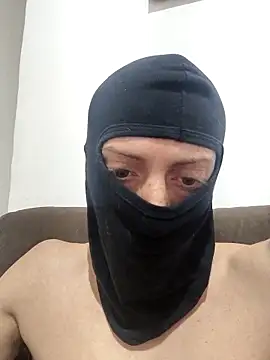 Snapshot of Lupoluan chatting on 09.15.25 Lupoluan online show from 09.15.25