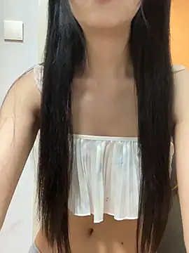 qiqi x online show from 07.04.26