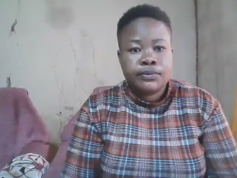 Snapshot of Bustyass93 chatting on 11.19.25 Bustyass93 online show from 11.19.25